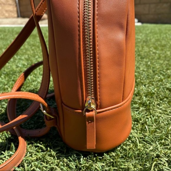 🚀SOLD🧨Small Faux Leather Backpack by Forever21 - Picture 4 of 6